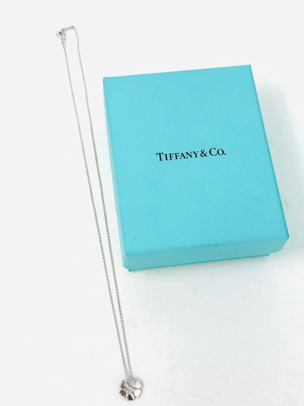Authentic Tiffany & Co. Paloma Picasso Crown Of Hearts Diamond Pendant Necklace.